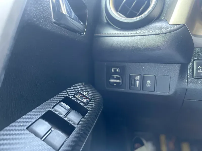 تويوتا راف ٤ 2015